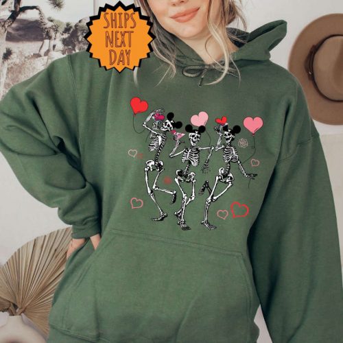 Valentine Heart Skeleton Sweatshirt, Valentines Day Skeleton Hoodie, Retro Valentine’s Day Shirt, Valentine Love Gift, Skeleton Heart Shirt