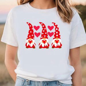 Cute Valentines Day Shirts, Valentine red Gnomes Holding Hearts Valentine Day Gnome T-Shirt