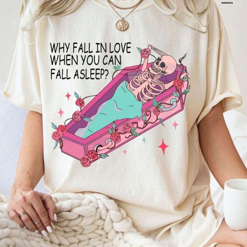 Get Spookily Romantic with our Skeleton Valentine s Day Shirt! Perfect Creepy Valentine Sweater for Horror Fans – Unique Valentine Shirt and Horror Fan Gift!