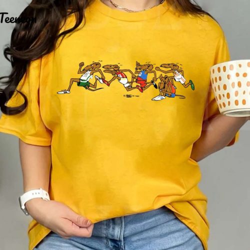 Vintage Rat Race T-Shirt: 1971 Ocean Beach Crazy Hawaii Graphic Sweatshirt for Rat Lovers